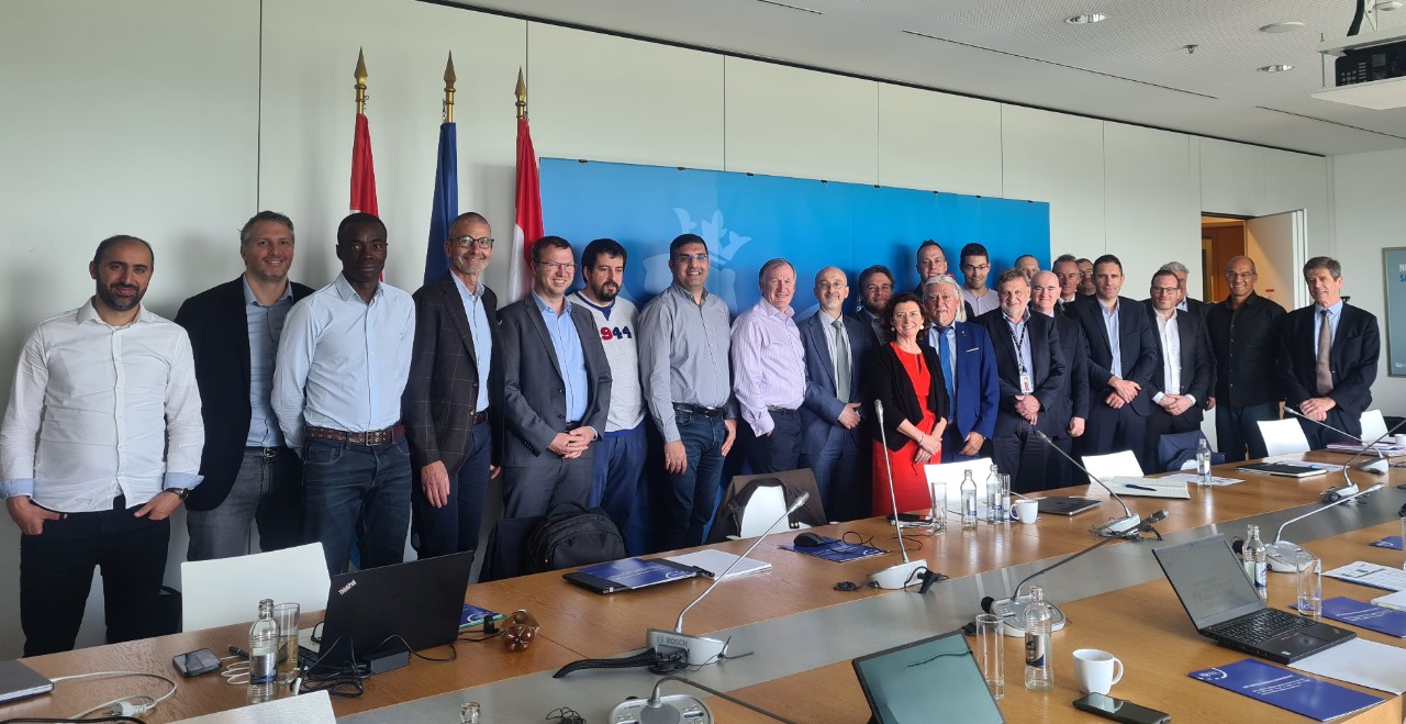 Youssef Bahhaouy, Xavier Wirth, Jean Marie Top, Chris Stadler, Daniel Liu, Gauthier Sturtzer, Oktay Kaya, Alex Bristol, Claudio Clori, Maryse Meulemans, Volker Dick, Hermann Rathje, Francois-Xavier Prach, Jean Denis Larrere, Nico Ries, Volker Moeller, Philippe Pusset, Kurt Callaerts, Michael Buchmann, Sacha Schroeder, Christian Seidel, Ralph Roller, Thierry Hirtz, Alfred Reichert, Ruediger Schwenk